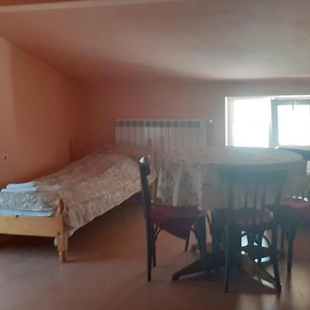 Стаи За Гости Лилови Smoljan Exterior foto