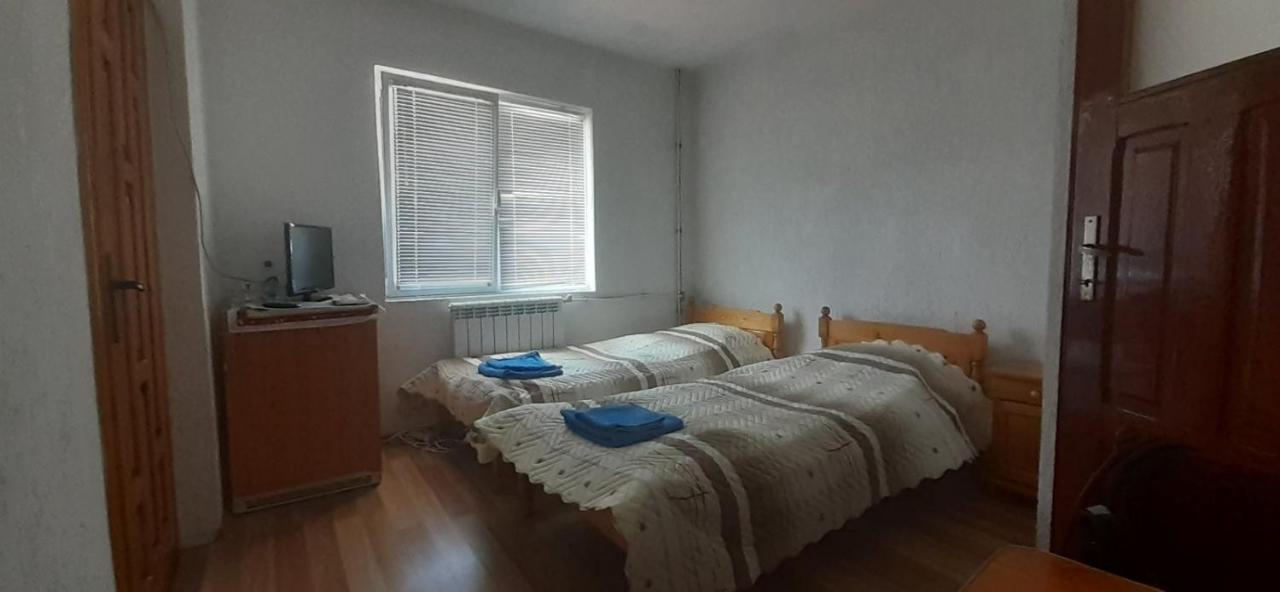 Стаи За Гости Лилови Smoljan Exterior foto